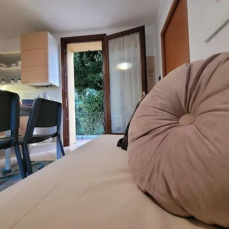 Culla A Due Passi Dal Centro Di Desenzano Apartment
