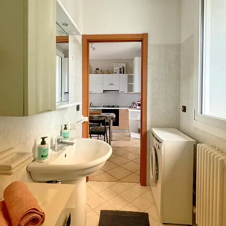 Culla A Due Passi Dal Centro Di Desenzano Apartment